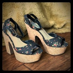 Steve Madden 8 platform New black and white dot NWOT